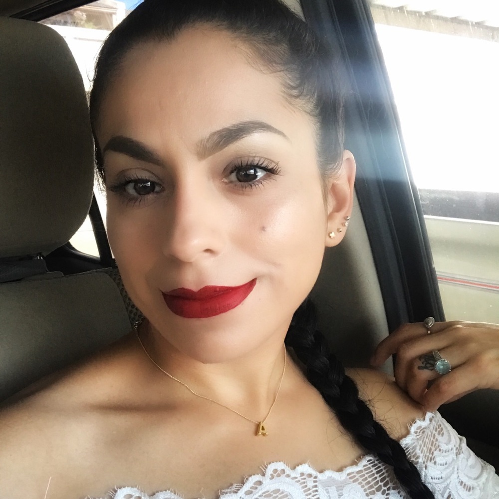 Meet your Posher, Adriana